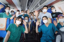 Personal médico incrementa apoyo a Ciudad Ho Chi Minh en lucha contra COVID-19