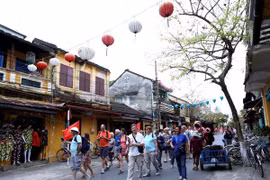Vietnam garantiza control del COVID-19 al reabrir puerta a turistas internacionales