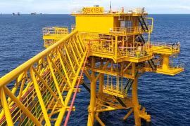 En operación mini plataforma no tripulada de Vietsovpetro en Vietnam