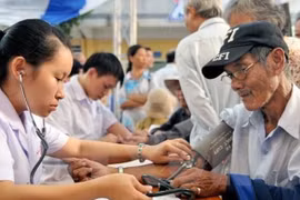 Envejecimiento de población limitará crecimiento económico de Vietnam, según BM