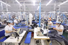 Exportaciones de confecciones y textiles de Vietnam aumentan en primeros cinco meses
