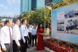 Abren exposición fotográfica en Ciudad Ho Chi Minh por aniversario 46 de la Reunificación Nacional