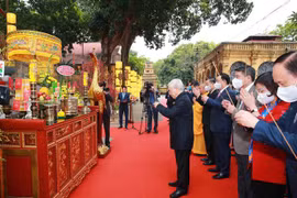 Máximo dirigente de Vietnam rinde tributo a héroes y mártires en ocasión del Tet