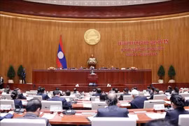 Felicita Vietnam a recién elegidos dirigentes de Laos
