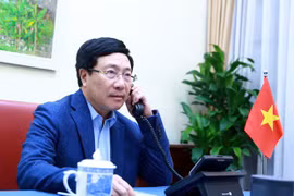 Vicepremier y canciller de Vietnam conversa con secretario de Estado Mike Pompeo sobre temas de interés común