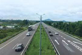 Laos estudia nueva carretera para conectar Vientiane con Vietnam