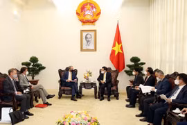 Reiteran disposición de Vietnam de favorecer inversiones británicas 