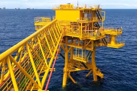 Vietsovpetro recibe primer flujo de petróleo de plataformas BK-18A y BK-19