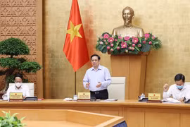 Gobierno de Vietnam analiza situación socioeconómica y respuesta al COVID-19 