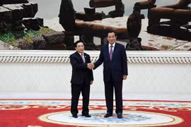 Camboya y Laos promueven relaciones bilaterales 