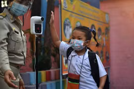 Filipinas ampliará escala de restricción por COVID-19