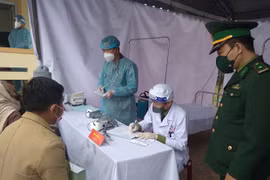 Fuerzas militares de Vietnam y Laos brindan atención médica a pobladores en zonas limítrofes
