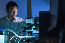Australia financia proyecto de doctor vietnamita de desarrollo de células solares