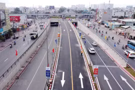 Ciudad Ho Chi Minh por mejorar infraestructura de transporte
