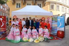 Promueven imagen de Vietnam en evento multicultural en Alemania