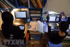 Vietnam por impulsar clases virtuales ante complejización de epidemia