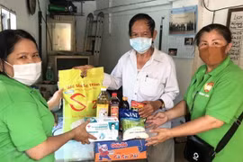 Ciudad Ho Chi Minh recibe más asistencia de empresas en lucha contra el COVID-19