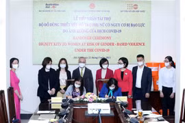 Vietnam recibe kits esenciales para ayudar a mujeres afectadas por COVID-19