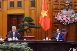 Primer ministro de Vietnam aspira a fortalecer cooperación con Francia en sector de salud