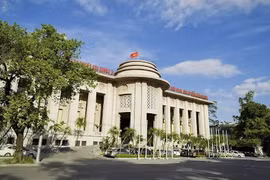 Banco Estatal de Vietnam continúa regulando el tipo de cambio