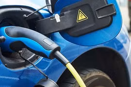 Indonesia por atraer fondo multimillonario para proyectos de baterías de vehículos eléctricos