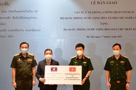 Ministerio de Defensa de Vietnam obsequia suministros médicos a Laos