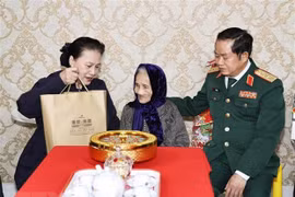 Vietnam entregará regalos a personas con mérito revolucionario en ocasión del Tet