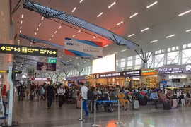 Ciudad vietnamita de Da Nang decide reabrir rutas aéreas y ferroviarias