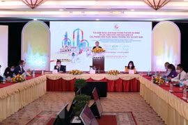 Presentan medidas de recuperación económica de Ciudad Ho Chi Minh a periodistas extranjeros