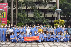 Envía Hanoi más personal médico para apoyar lucha contra el COVID-19 en Ciudad Ho Chi Minh