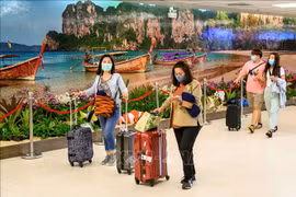 Tailandia relaja las medidas preventivas contra el COVID-19 para promover el turismo
