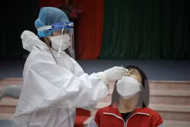 Vietnam confirma más de cinco mil 500 nuevos casos del COVID-19