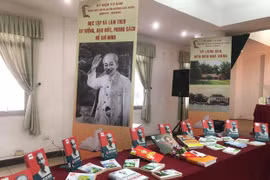 Exhiben libros y periódicos sobre Presidente Ho Chi Minh 