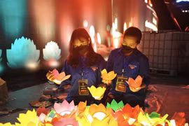 Solemne acto conmemorativo por víctimas fatales del COVID-19 en Vietnam