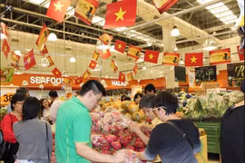 Productos vietnamitas aspiran a ingresar al mercado electrónico de Singapur