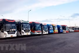 Vietnam despliega programa piloto de transporte por trenes y carreteras