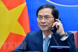 Canciller de Vietnam sostiene conversaciones con su homólogo surcoreano sobre relaciones bilaterales