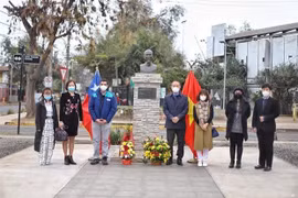 Vietnamitas en Chile y Rusia rinden homenaje al Presidente Ho Chi Minh