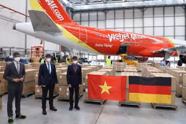 Comunidad vietnamita en Alemania apoya lucha contra el COVID-19 en Vietnam 