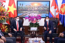 Ciudad Ho Chi Minh felicita a Camboya por su Día Nacional
