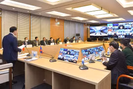 Legisladores vietnamitas y laosianos intercambian experiencias en elaboración de leyes 