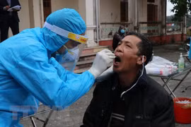 Donan a la provincia de Quang Ninh 10 mil kits de pruebas del coronavirus