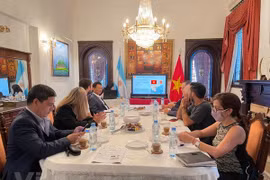 Actualizan situación de Vietnam a prensa argentina