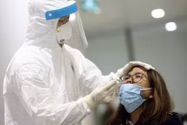 Hanoi realizará pruebas aleatorias del COVID-19 a viajeros en aeropuerto de Noi Bai