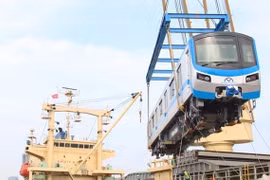 Otros cuatro trenes llegan a Ciudad Ho Chi Minh para línea 1 de metro