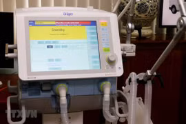 Vietnam invierte más en adquirir equipos médicos para el control del COVID-19
