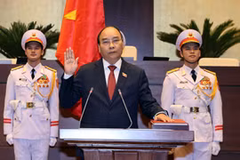 Nguyen Xuan Phuc jura su cargo como Presidente de Vietnam