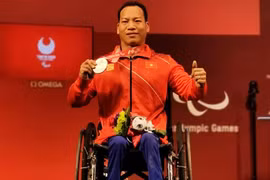 Halterófilo vietnamita cosecha medalla de plata en Juegos Paralímpicos de Tokio 2020