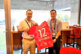 Club japonés Cerezo Osaka quiere impulsar cooperación con el fútbol vietnamita
