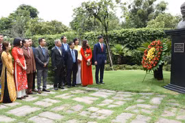 Vietnamitas en México y Venezuela honran al Presidente Ho Chi Minh en Día Nacional